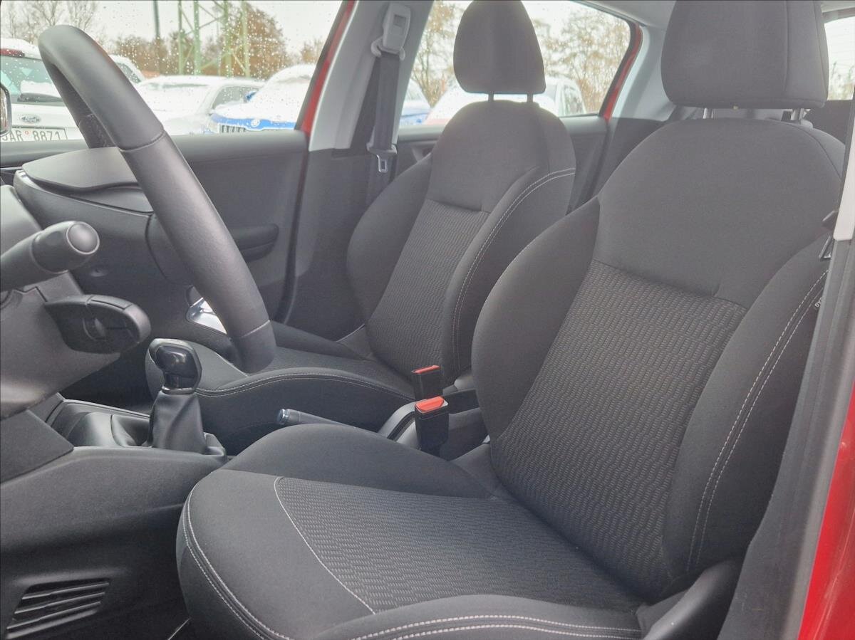 Peugeot 208 Hatchback 1,2 l 61 kw