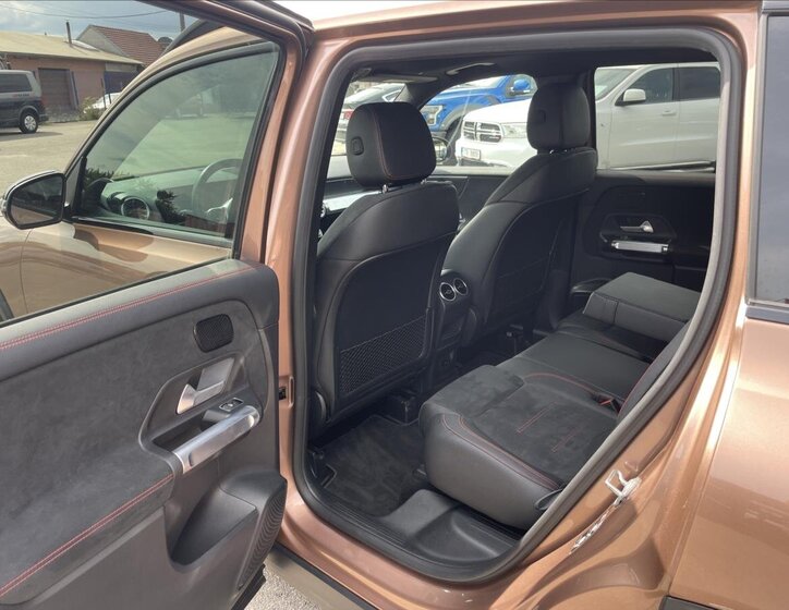 Mercedes-Benz GLB 31