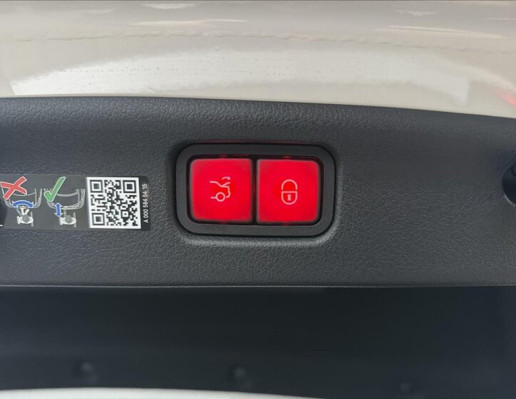 Mercedes-Benz Třídy C Sedan / Limuzína 2,0 l 145 kw