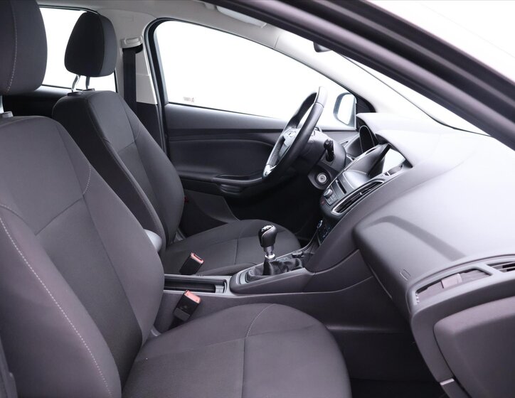 Ford Focus Kombi 999,0 92 kw