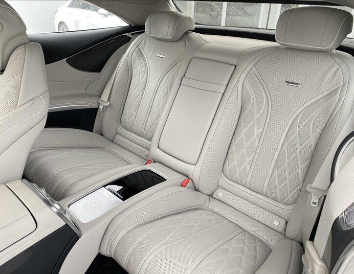 Mercedes-Benz Třídy S Kupé 4,0 l 450 kw