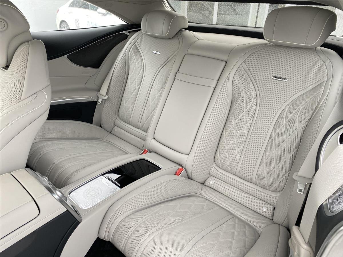 Mercedes-Benz Třídy S Kupé 4,0 l 450 kw