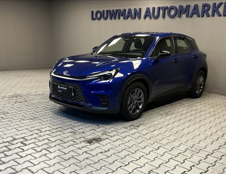 Lexus LBX SUV / Terénní 1,5 l 100 kw