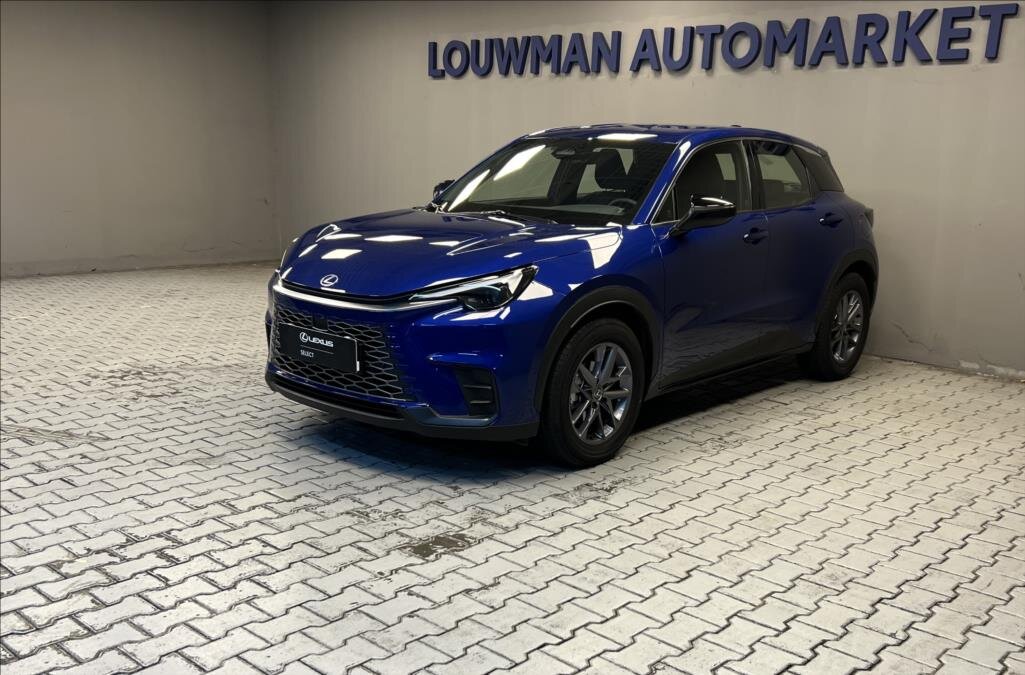 Lexus LBX SUV / Terénní 1,5 l 100 kw