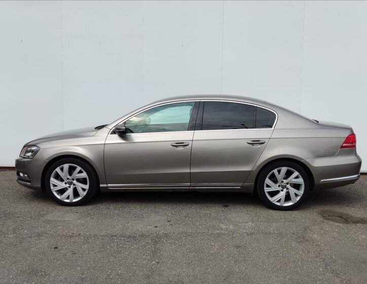 Volkswagen Passat Sedan / Limuzína 2,0 l 130 kw