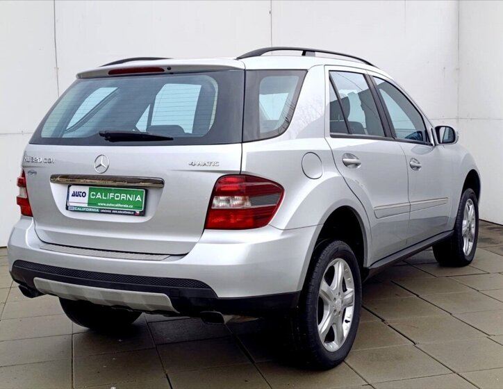 Mercedes-Benz Třídy M SUV / Terénní 3,0 l 165 kw