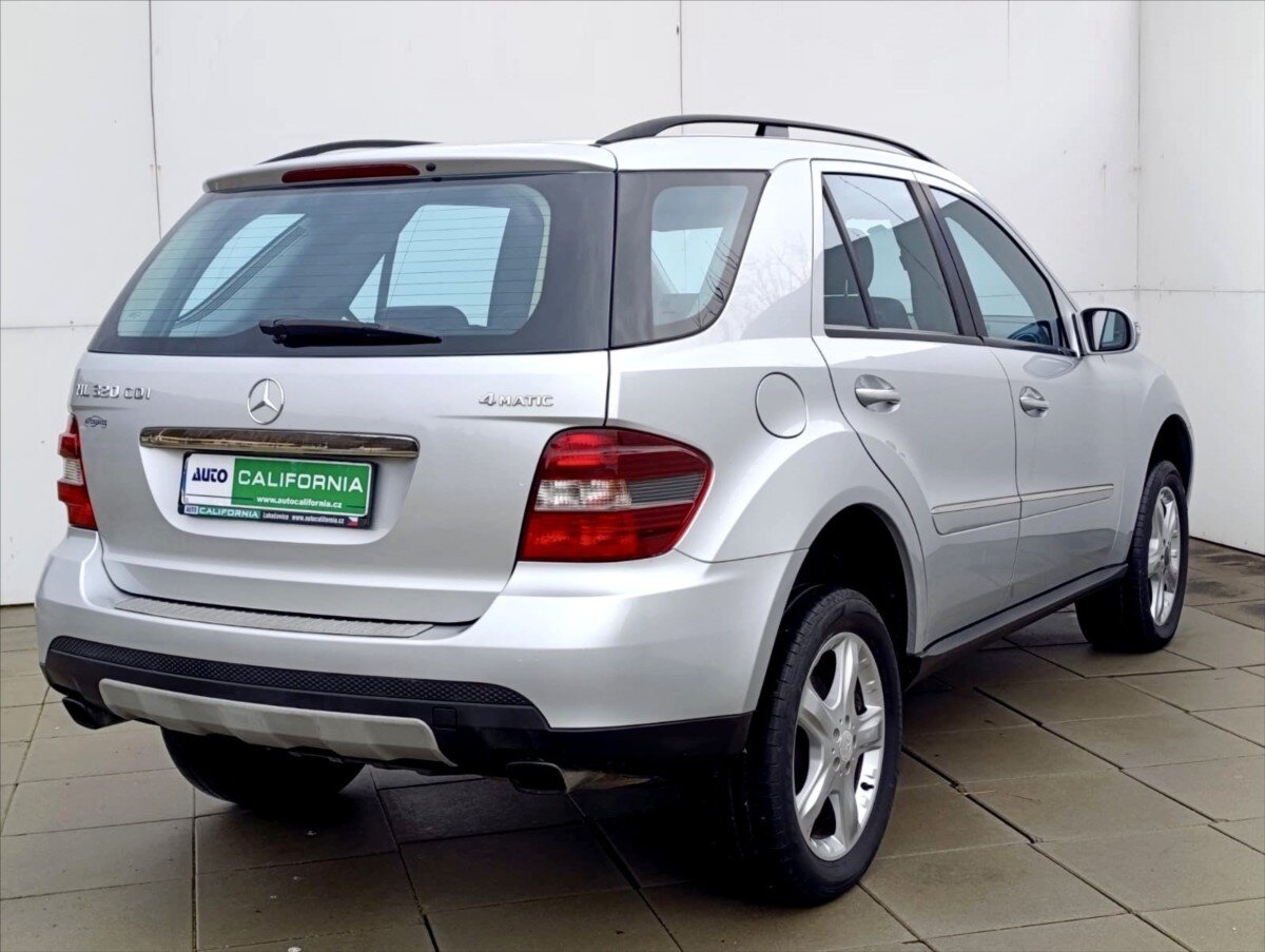 Mercedes-Benz Třídy M SUV / Terénní 3,0 l 165 kw