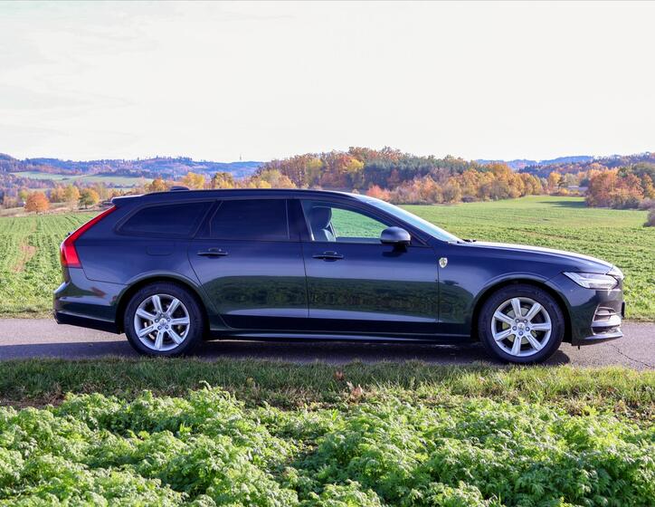 Volvo V90 8