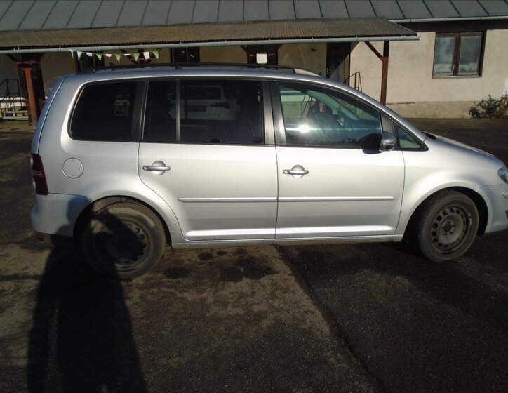 Volkswagen Touran 5