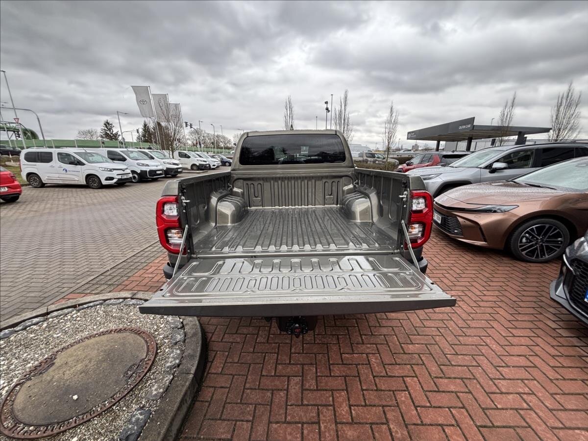 Toyota Hilux Pick-up 2,8 l 150 kw