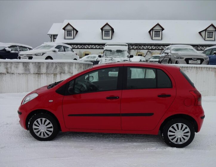 Toyota Yaris Hatchback 998,0 51 kw