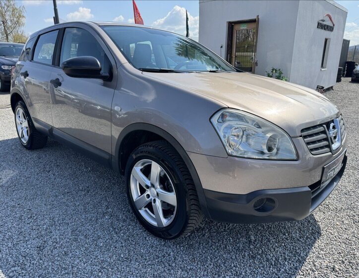 Nissan Qashqai SUV / Terénní 1,6 l 84 kw