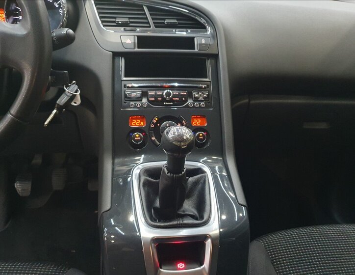 Peugeot 5008 MPV 1,6 l 88 kw