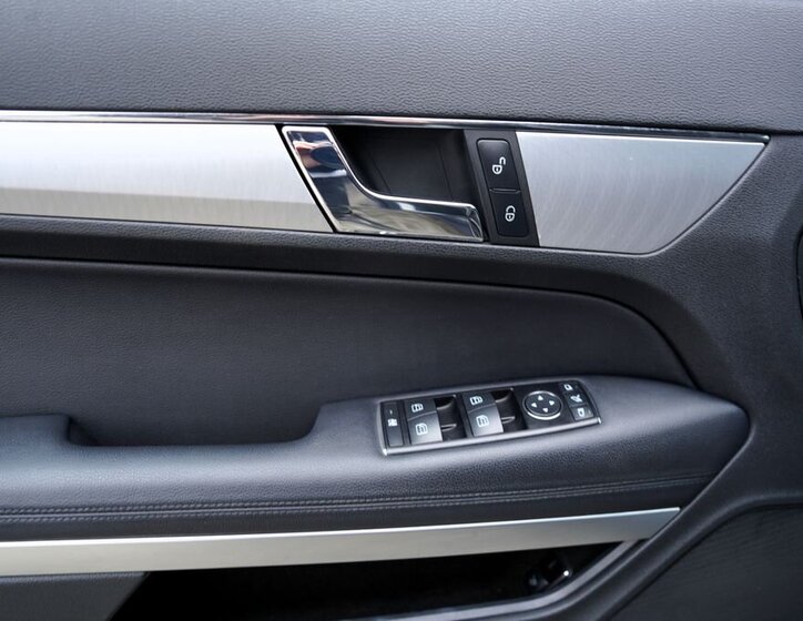 Mercedes-Benz Třídy E 25