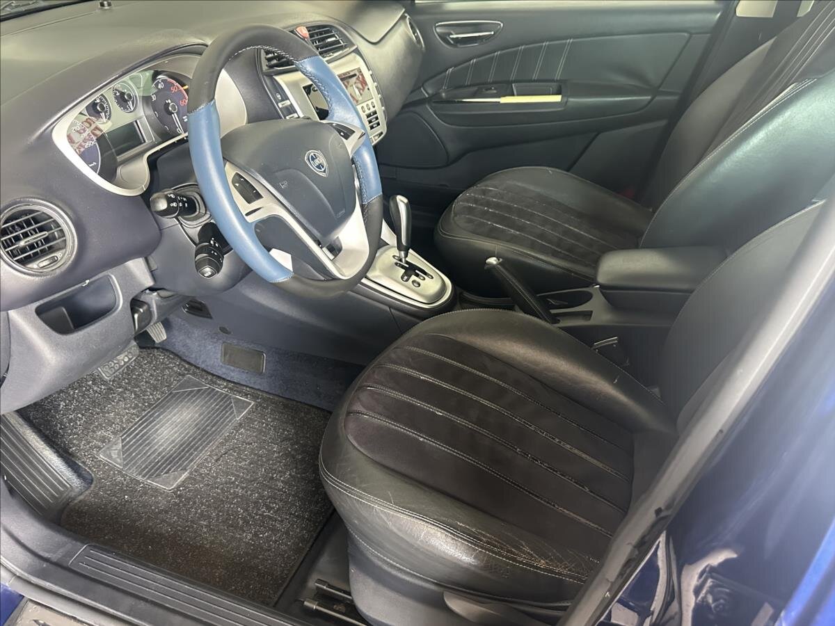 Lancia Delta Hatchback 1,6 l 88 kw
