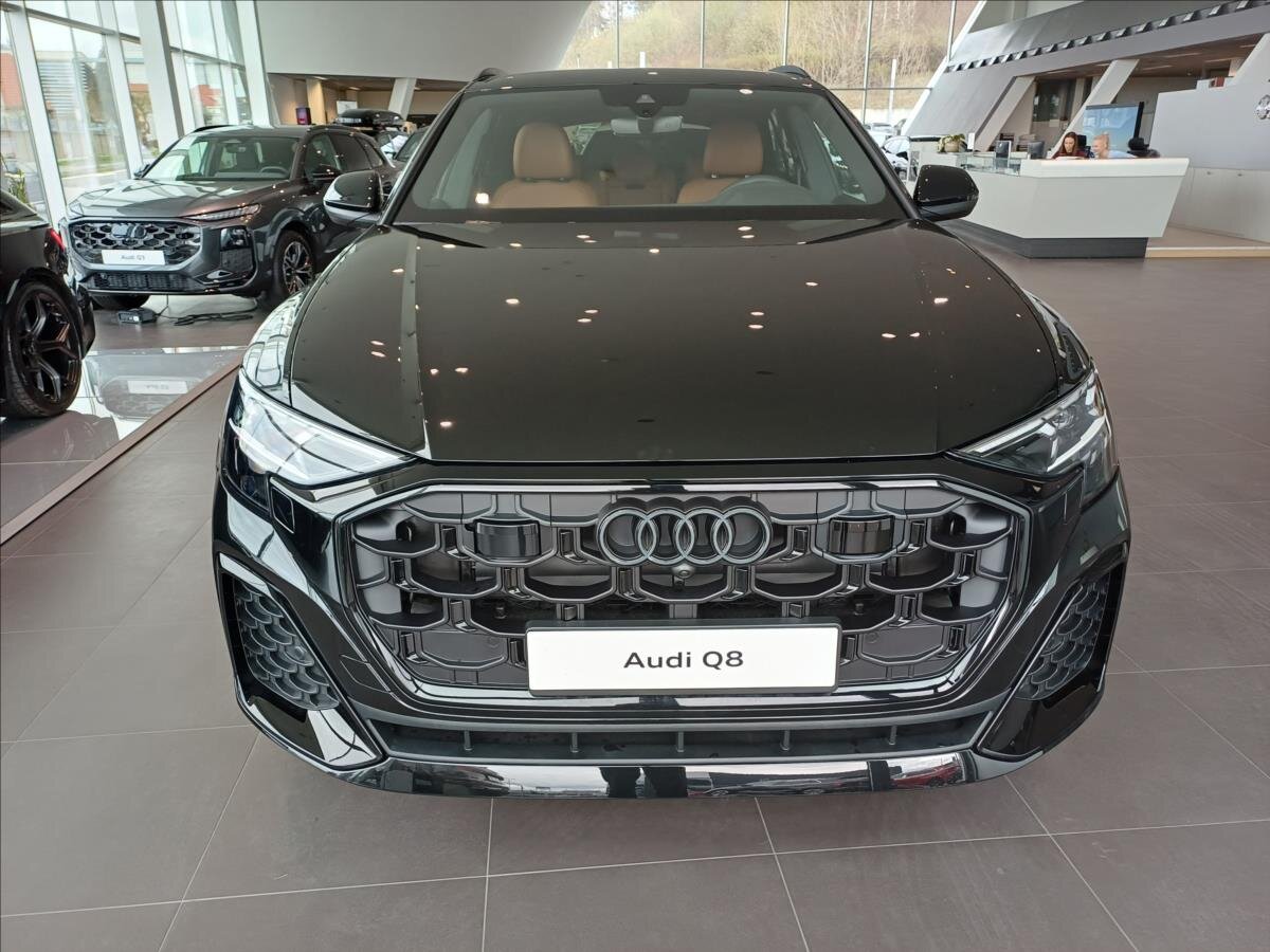Audi Q8 SUV / Terénní 3,0 l 210 kw