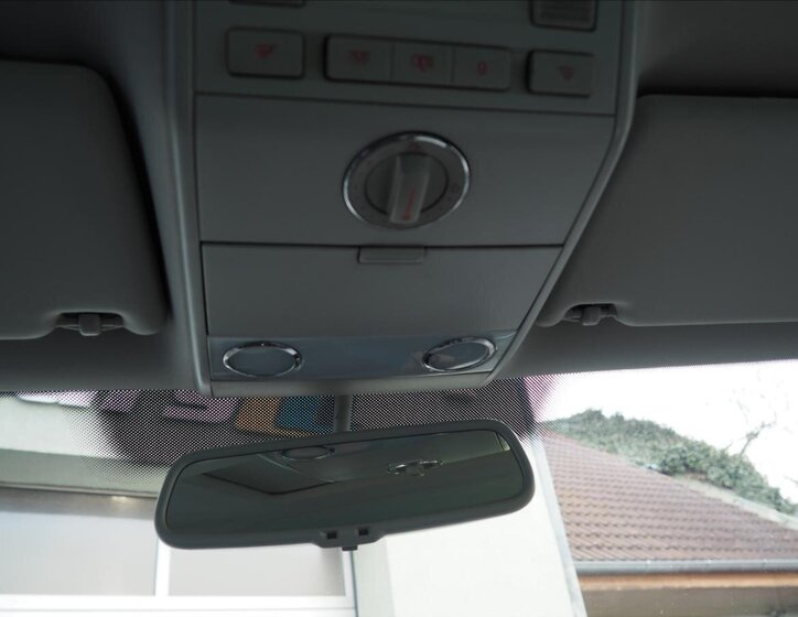 Volkswagen Multivan Kombi 2,5 l 128 kw