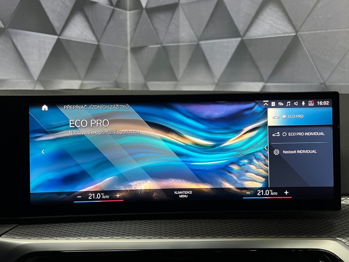 BMW Řada 3 Sedan 2,0 l 140 kw