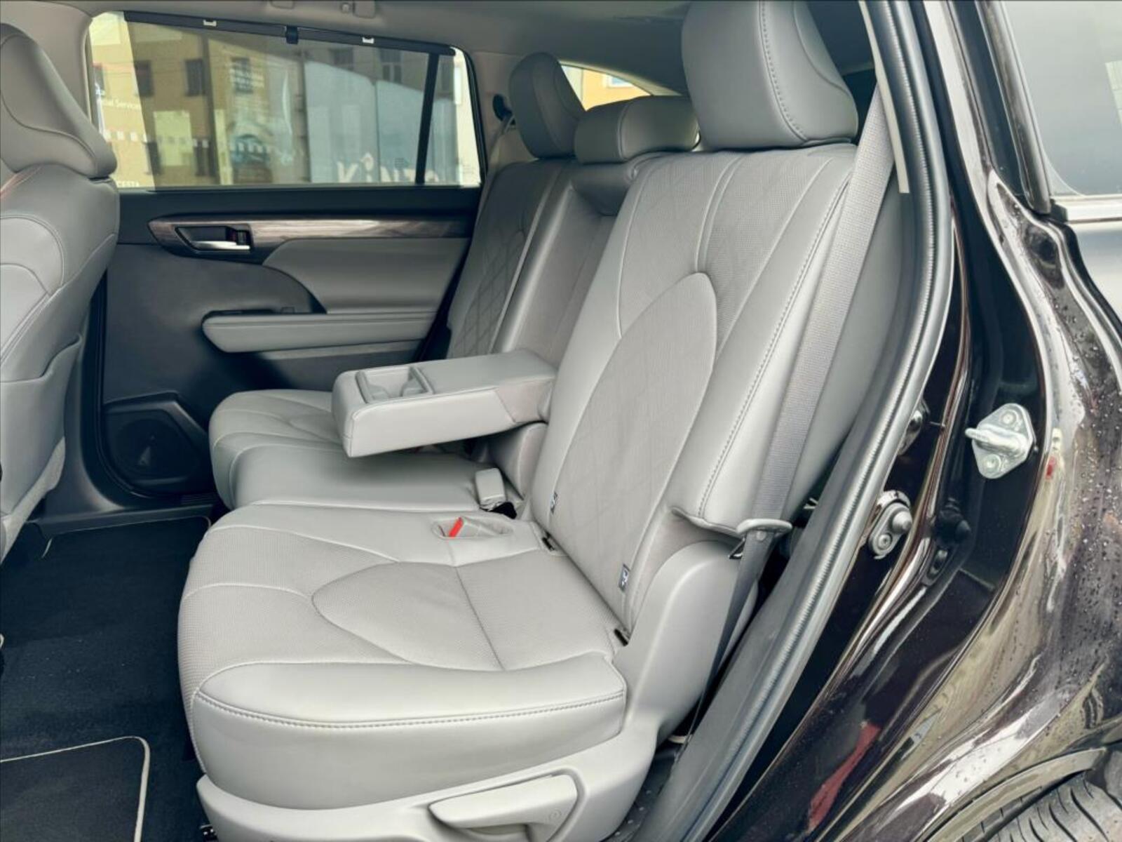 Toyota Highlander 18