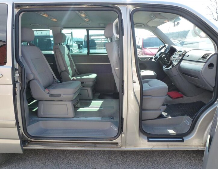 Volkswagen Multivan Kombi 2,5 l 128 kw