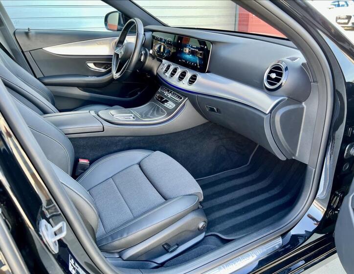 Mercedes-Benz Třídy E 24