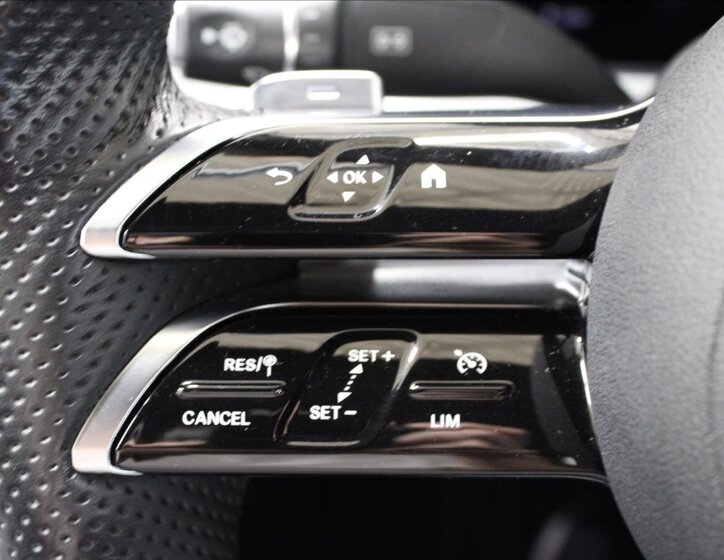 Mercedes-Benz Třídy E 18