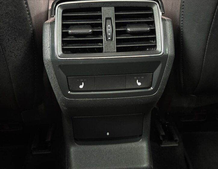 Škoda Karoq SUV / Terénní 1,5 l 110 kw