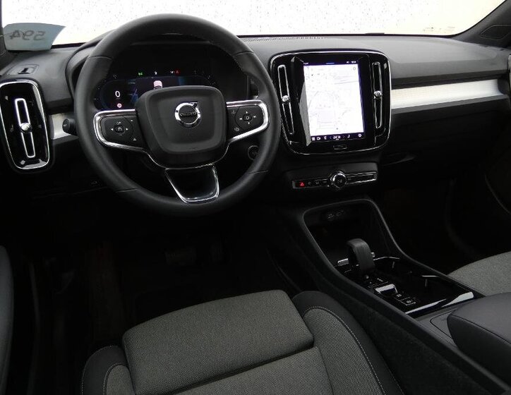 Volvo XC40 SUV / Terénní 2,0 l 120 kw