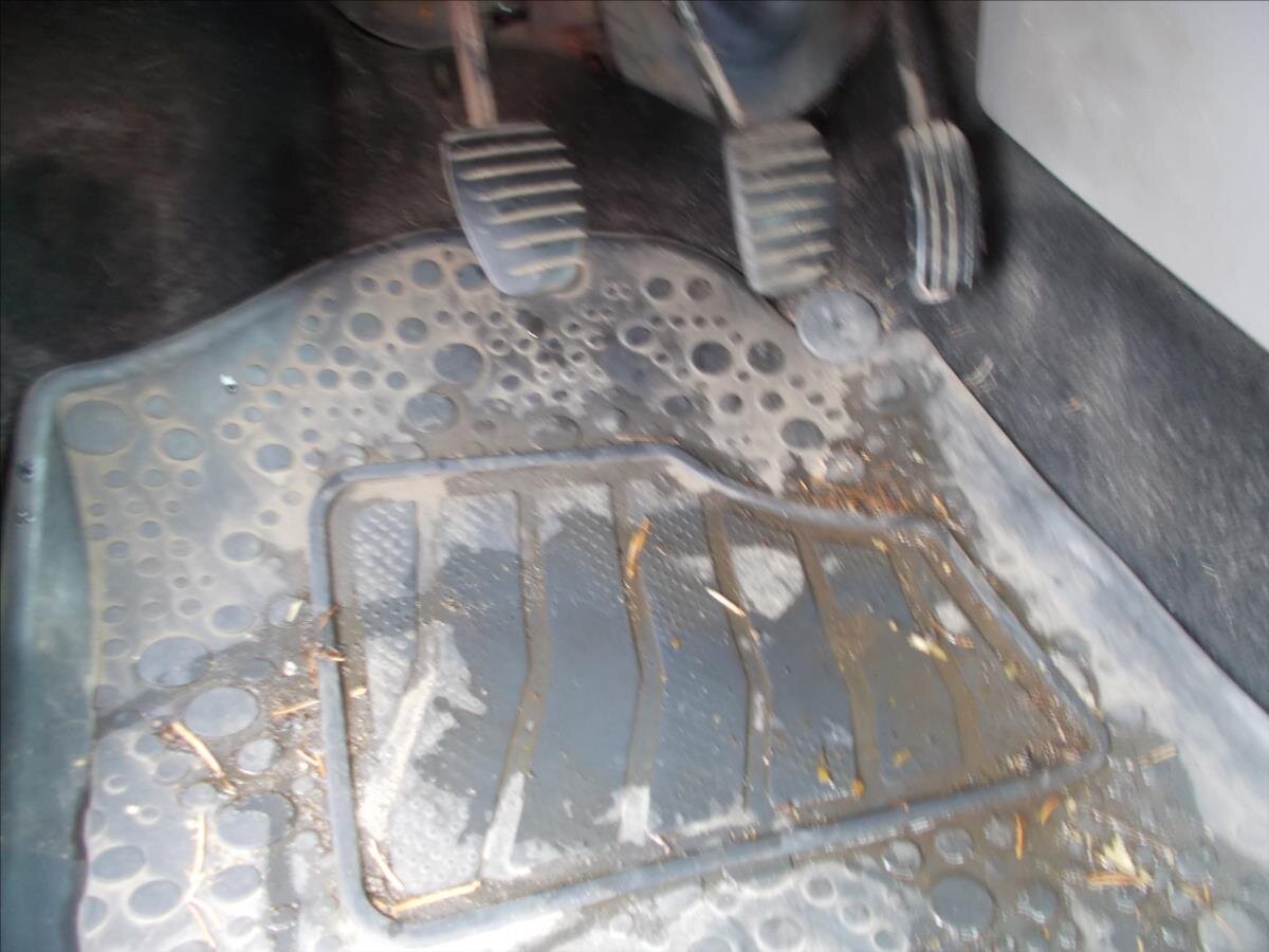 Renault Thalia Sedan / Limuzína 1,1 l 55 kw