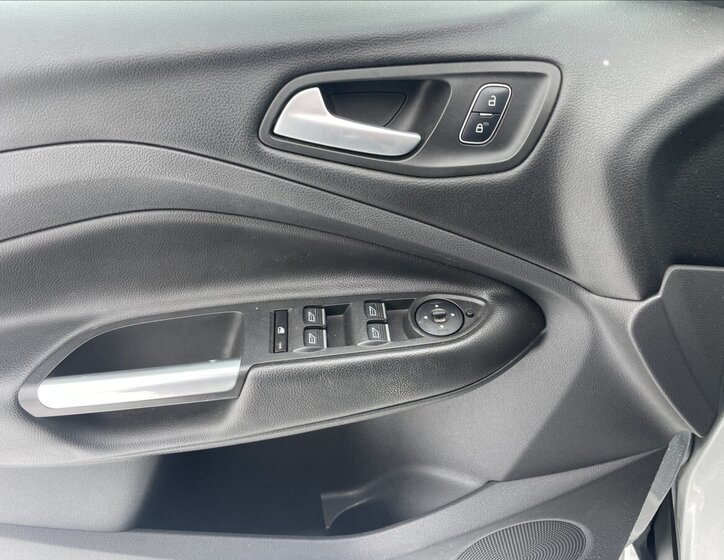 Ford Kuga SUV 1,5 l 110 kw