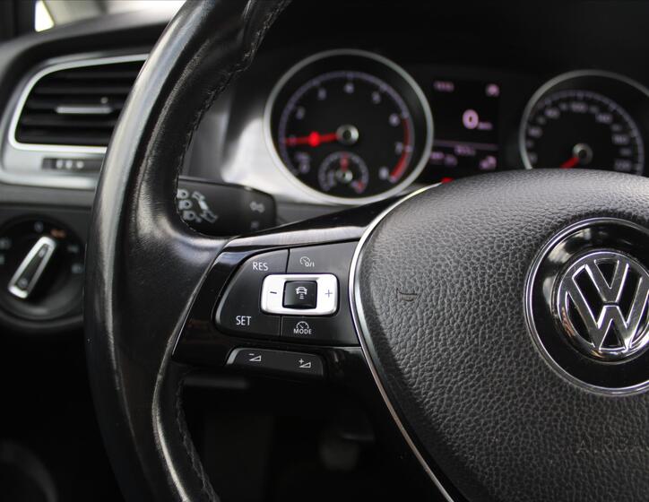 Volkswagen Golf 15
