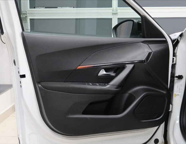 Peugeot 2008 SUV / Terénní 1,2 l 74 kw