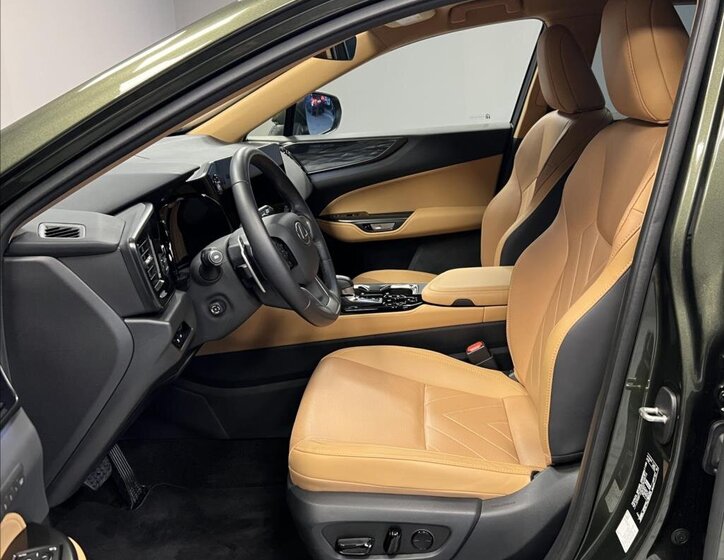 Lexus NX 450h plus SUV / Terénní 2,5 l 227 kw