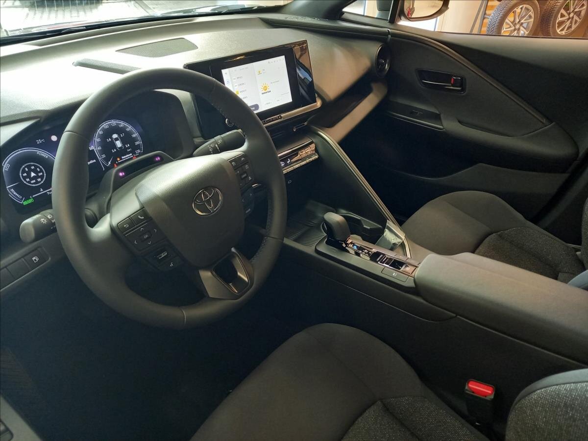 Toyota C-HR SUV / Terénní 1,8 l 103 kw