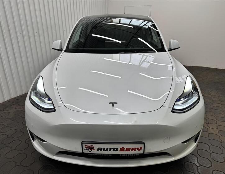 Tesla Model Y 13