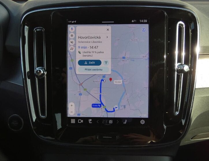 Volvo XC40 SUV / Terénní 2,0 l 120 kw