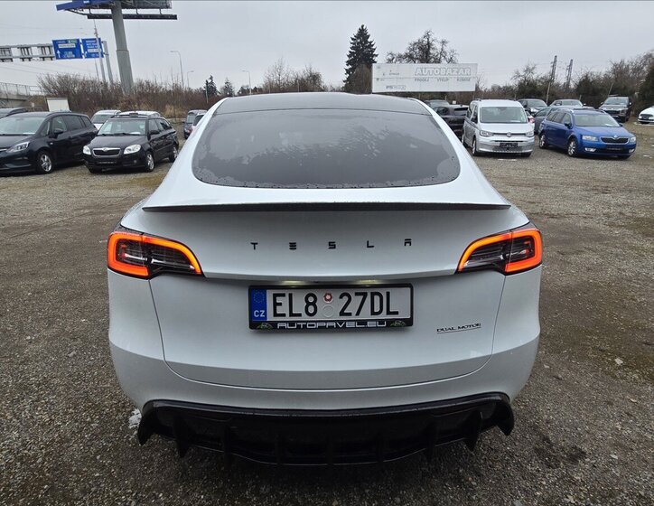 Tesla Model Y SUV 0,0 393 kw