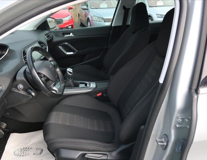 Peugeot 308 Kombi 2,0 l 110 kw