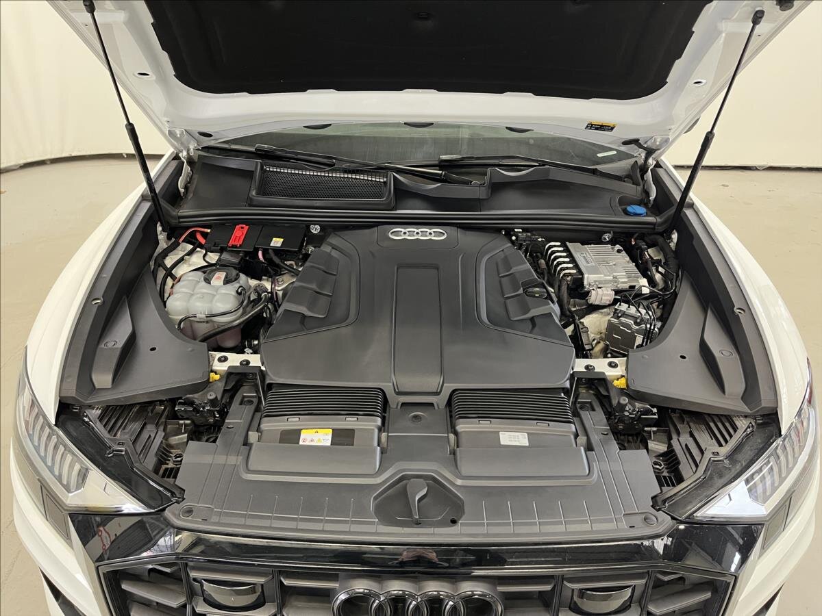 Audi Q8 SUV / Terénní 3,0 l 210 kw