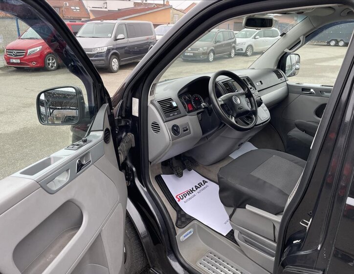 Volkswagen Multivan 11