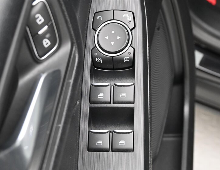 Ford Kuga SUV / Terénní 2,0 l 140 kw