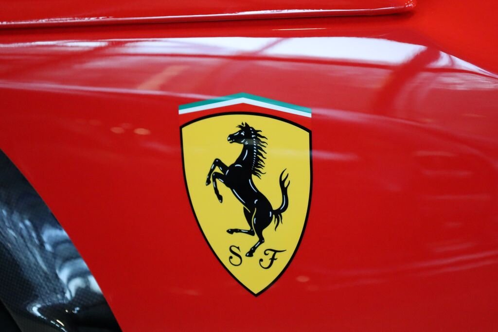 Ferrari Ostatní SUV / Terénní 6,5 l 533 kw