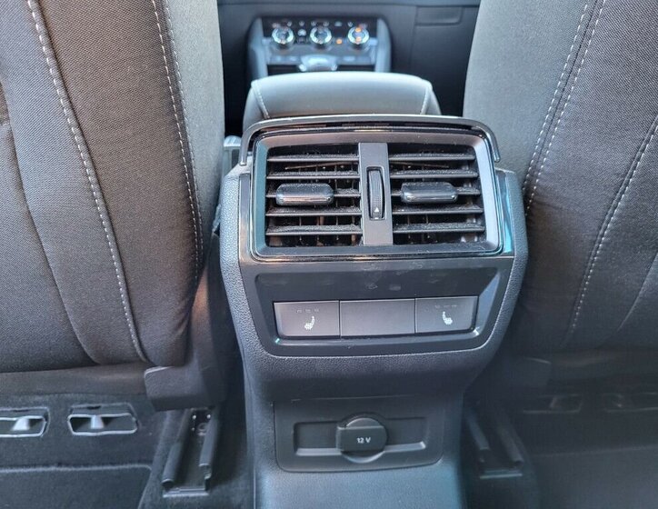 Škoda Karoq SUV / Terénní 1,5 l 110 kw