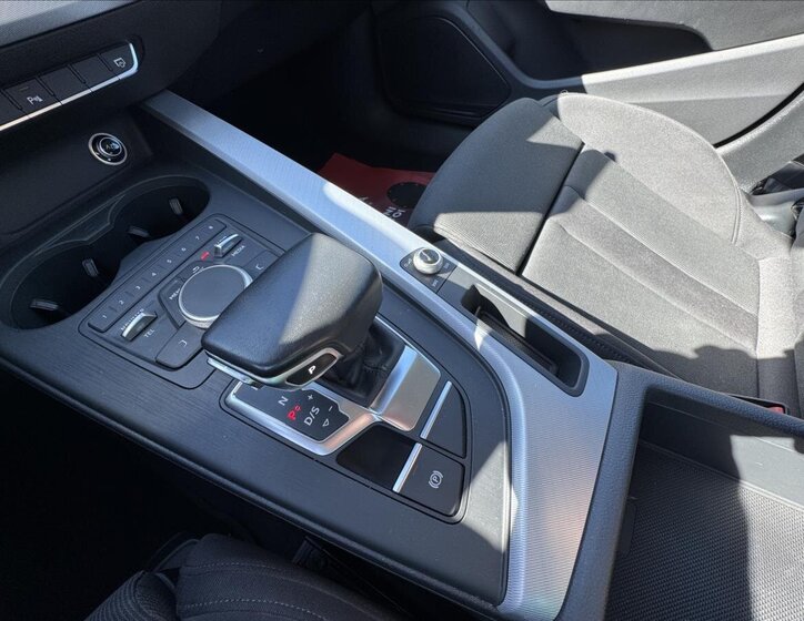 Audi A4 Kombi 2,0 l 140 kw