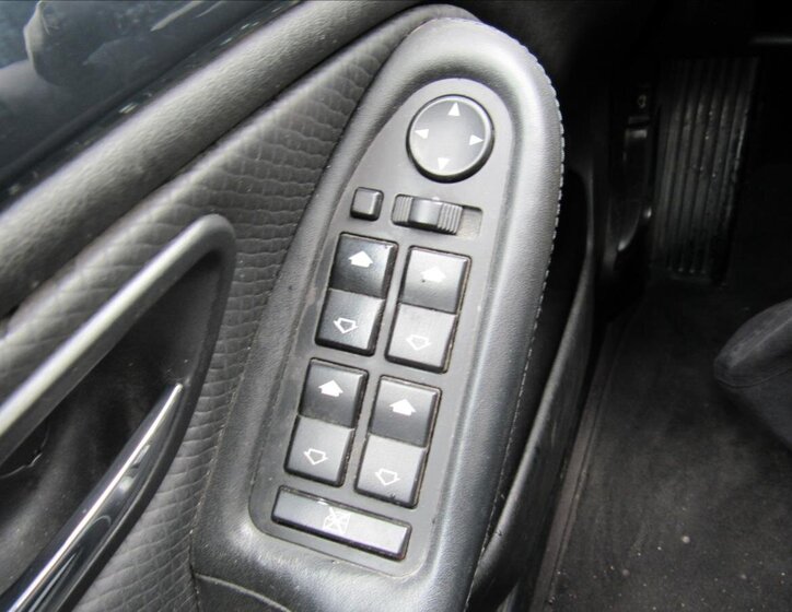 BMW Řada 5 Sedan / Limuzína 2,5 l 141 kw