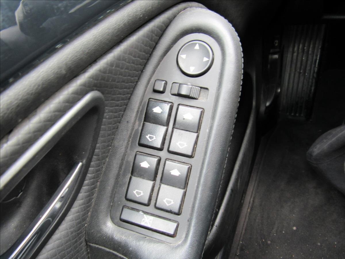 BMW Řada 5 Sedan / Limuzína 2,5 l 141 kw