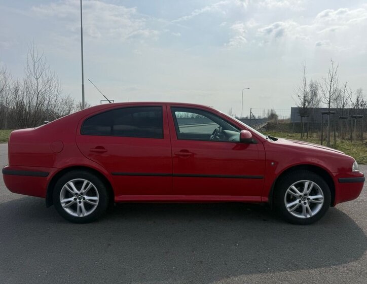 Škoda Octavia Sedan / Limuzína 1,6 l 75 kw