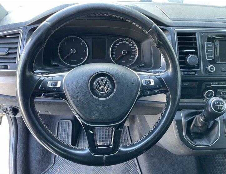 Volkswagen Multivan 13