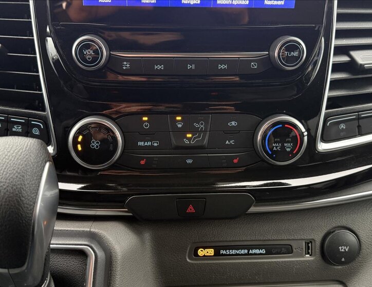 Ford Tourneo Custom MPV 2,0 l 136 kw