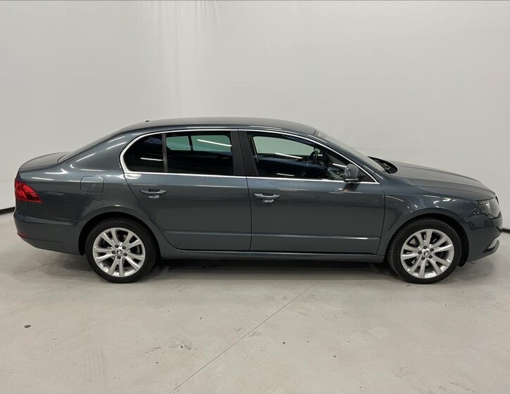 Škoda Superb Liftback 2,0 l 103 kw